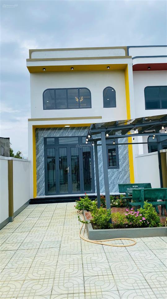 Bán gấp nhà 5 x 30m  sân vườn rộng thoáng shr, để đi du học