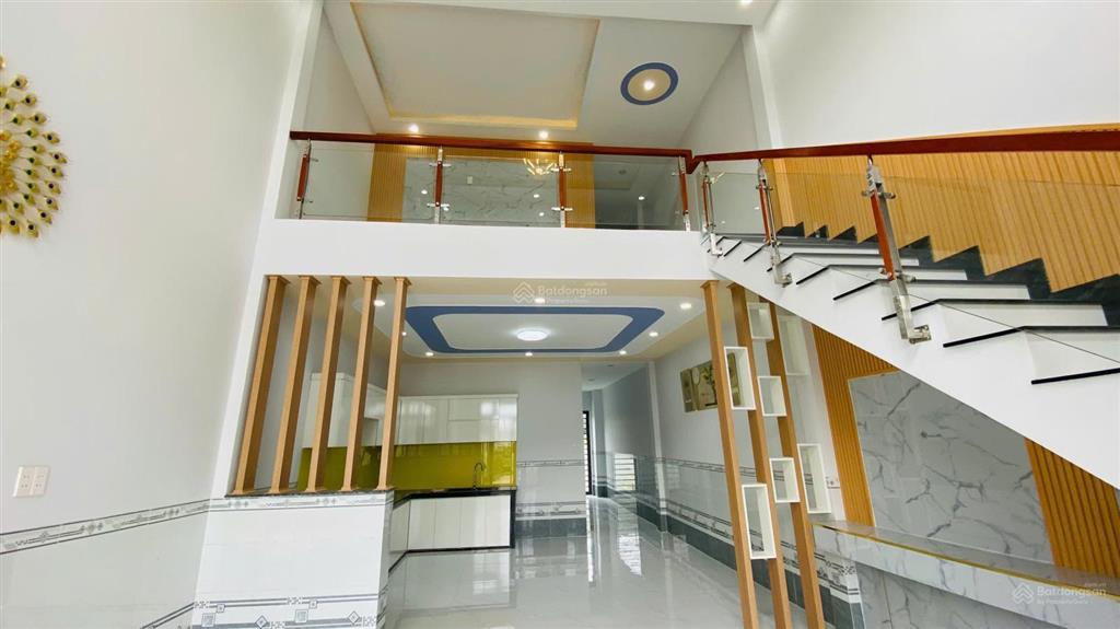 Bán gấp nhà 5 x 30m  sân vườn rộng thoáng shr, để đi du học