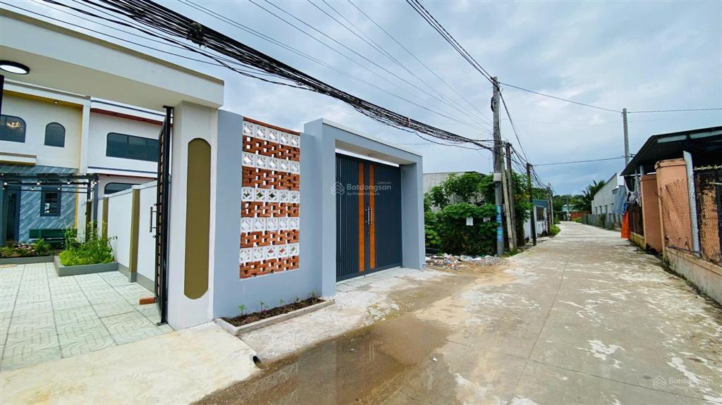 Bán gấp nhà 5 x 30m  sân vườn rộng thoáng shr, để đi du học