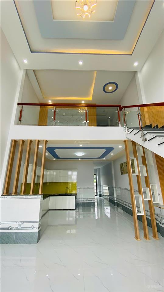 Bán gấp nhà 5 x 30m  sân vườn rộng thoáng shr, để đi du học