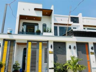 Bán nhà hiện đại sân vườn 5 x31m shr tặng nội thất  chỉ 3,35 tỷ