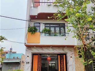 Chính chủ kẹt tiền làm ăn bán ngay căn nhà shr xây chắc đường thông 7m