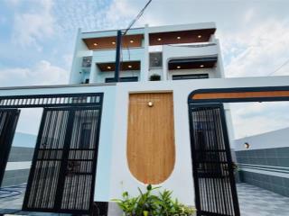 Bán nhà hiện đại sân vườn 5 x30m  chỉ 2.85 tỷ