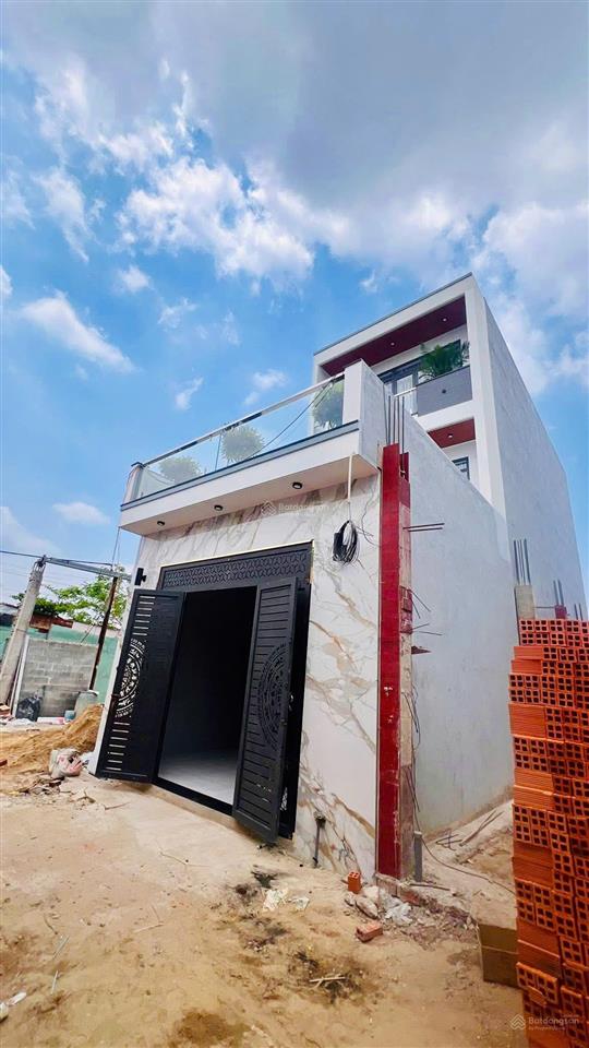 Bán nhà mới shr full nội thất cao cấp xe ô tô vào tận nhà vị trí đẹp, gần chợ bà điểm