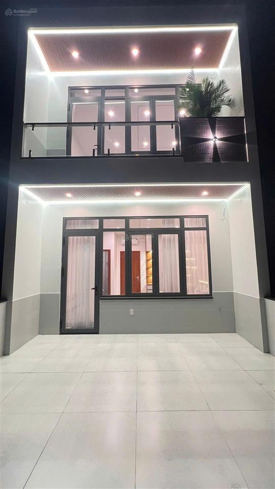 Bán nhà mới shr full nội thất cao cấp xe ô tô vào tận nhà vị trí đẹp, gần chợ bà điểm
