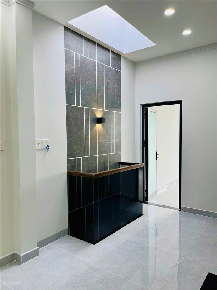 Tôi chính chủ muốn bán căn nhà mới, nhà đẹp, hiện đại, 1 trệt 1 lầu đúc thật
