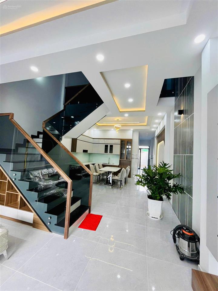 Tôi chính chủ muốn bán căn nhà mới, nhà đẹp, hiện đại, 1 trệt 1 lầu đúc thật