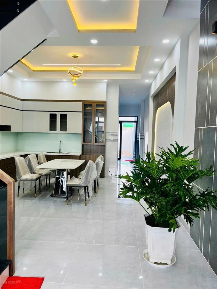 Tôi chính chủ muốn bán căn nhà mới, nhà đẹp, hiện đại, 1 trệt 1 lầu đúc thật
