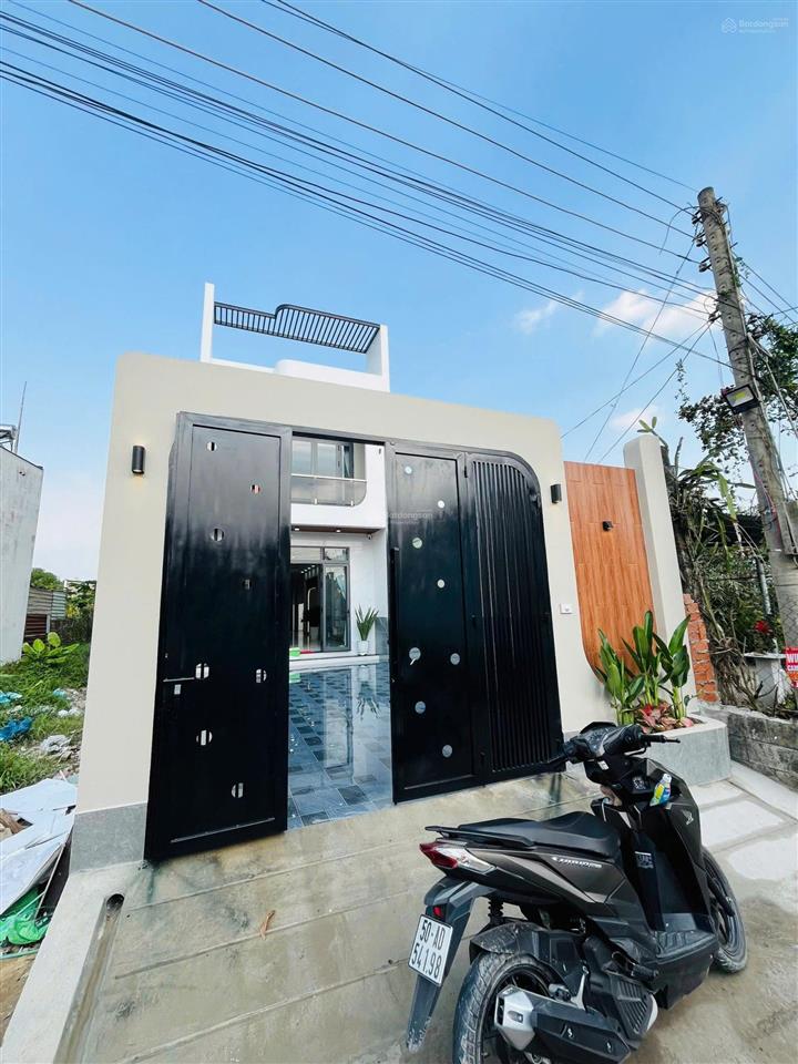 Tôi chính chủ muốn bán căn nhà mới, nhà đẹp, hiện đại, 1 trệt 1 lầu đúc thật