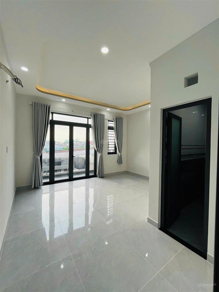 Tôi chính chủ muốn bán căn nhà mới, nhà đẹp, hiện đại, 1 trệt 1 lầu đúc thật