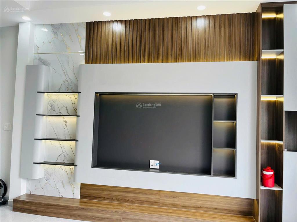 Tôi chính chủ muốn bán căn nhà mới, nhà đẹp, hiện đại, 1 trệt 1 lầu đúc thật