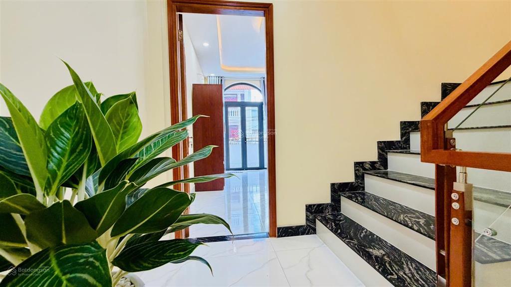 Cần bán nhanh nhà mới, vị trí đẹp 50m ra lê thị hà, tặng full nội thất