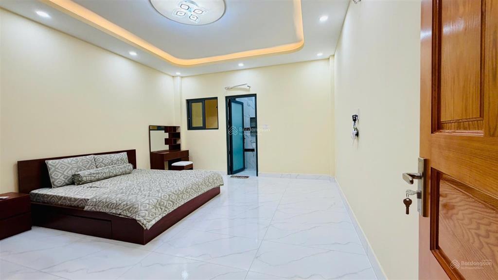 Cần bán nhanh nhà mới, vị trí đẹp 50m ra lê thị hà, tặng full nội thất