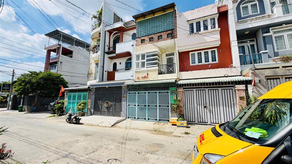 Cần bán nhanh nhà mới, vị trí đẹp 50m ra lê thị hà, tặng full nội thất