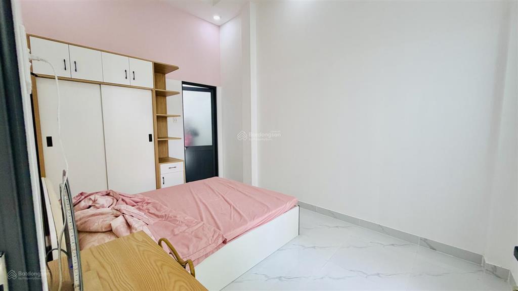 Kẹt tiền bán gấp! nhà hóc môn shr 7,2x16m gần chợ thới tứ