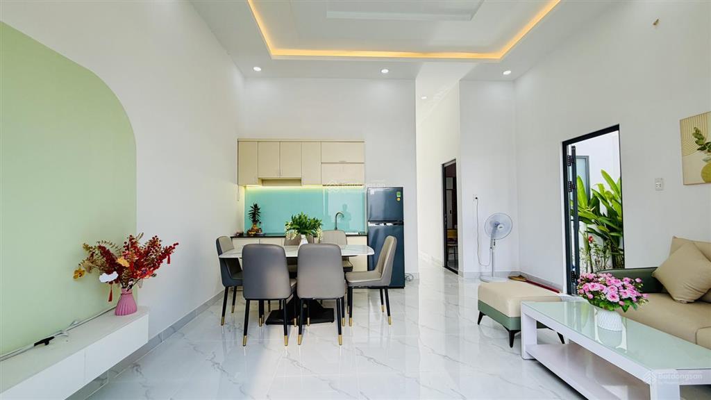 Kẹt tiền bán gấp! nhà hóc môn shr 7,2x16m gần chợ thới tứ