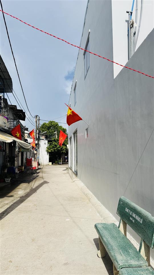 Kẹt tiền bán gấp! nhà hóc môn shr 7,2x16m gần chợ thới tứ