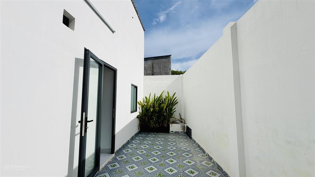 Kẹt tiền bán gấp! nhà hóc môn shr 7,2x16m gần chợ thới tứ