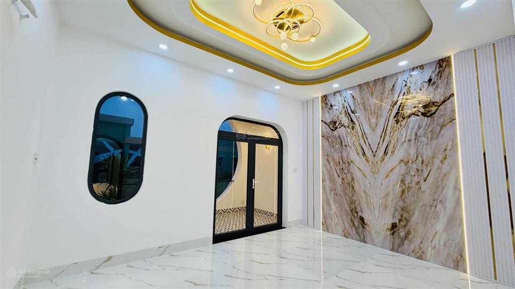 Chủ cần bán nhanh căn nhà đẹp khu vực chợ nông sản hóc môn 5x23m xinh xắn