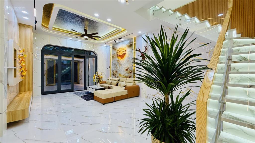 Chủ cần bán nhanh căn nhà đẹp khu vực chợ nông sản hóc môn 5x23m xinh xắn