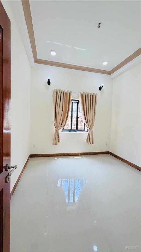 Nhà đẹp hóc môn ngang 10m siêu thoáng, sân vườn rộng