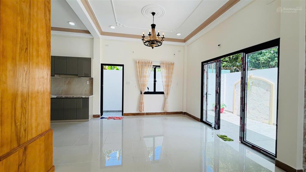 Nhà đẹp hóc môn ngang 10m siêu thoáng, sân vườn rộng