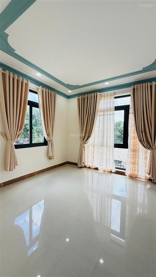 Nhà đẹp hóc môn ngang 10m siêu thoáng, sân vườn rộng