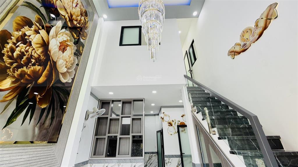Nhà sổ hồng riêng 6,8m x 9,66m, 65m2, gần chợ đầu mối bà điểm hóc môn