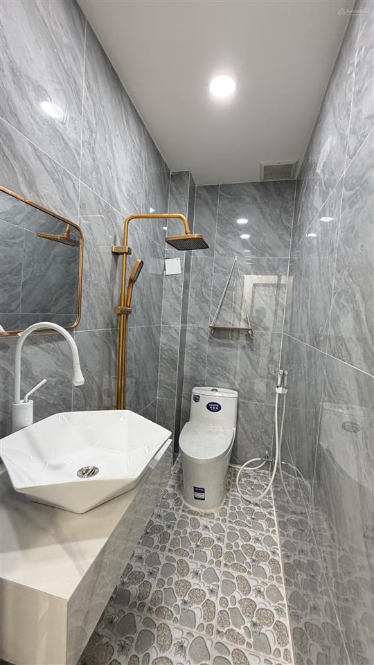 Nhà sổ hồng riêng 6,8m x 9,66m, 65m2, gần chợ đầu mối bà điểm hóc môn