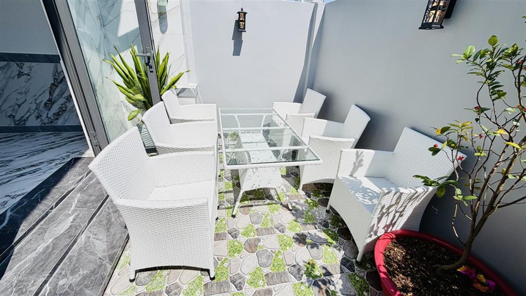 Nhà sổ hồng riêng 6,8m x 9,66m, 65m2, gần chợ đầu mối bà điểm hóc môn
