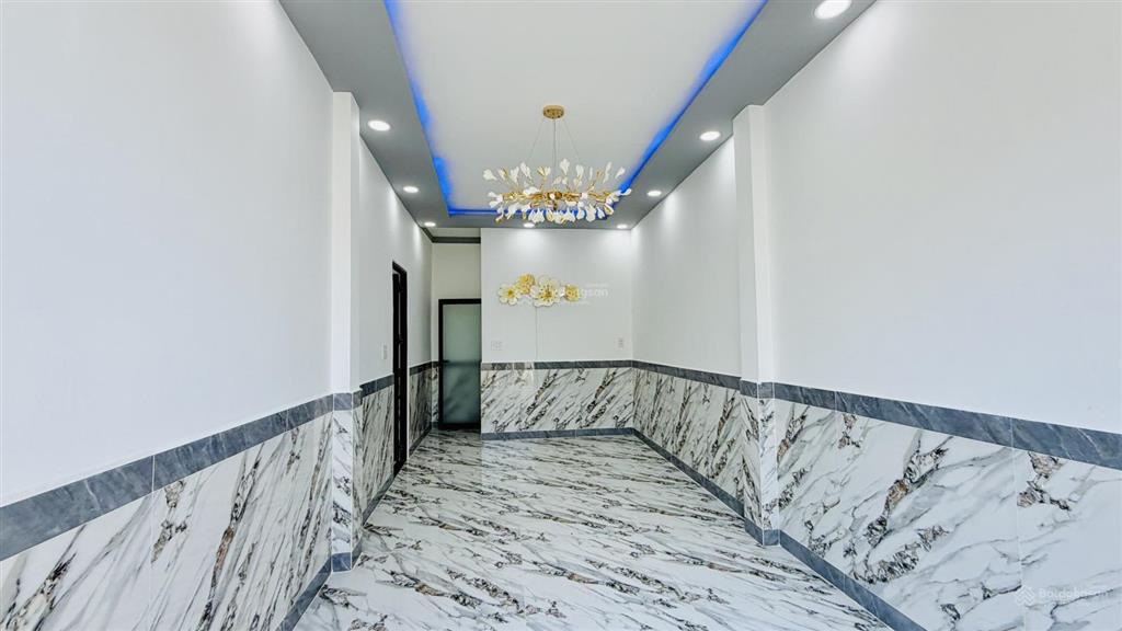 Nhà sổ hồng riêng 6,8m x 9,66m, 65m2, gần chợ đầu mối bà điểm hóc môn