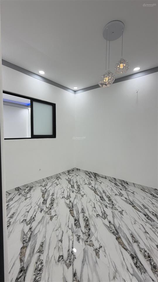 Nhà sổ hồng riêng 6,8m x 9,66m, 65m2, gần chợ đầu mối bà điểm hóc môn