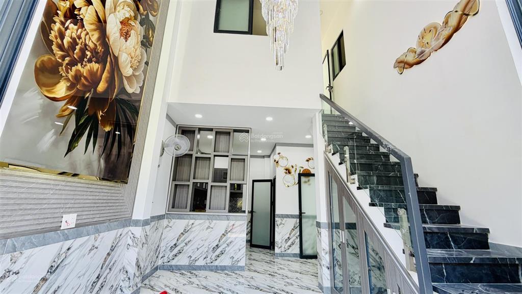 Nhà sổ hồng riêng 6,8m x 9,66m, 65m2, gần chợ đầu mối bà điểm hóc môn