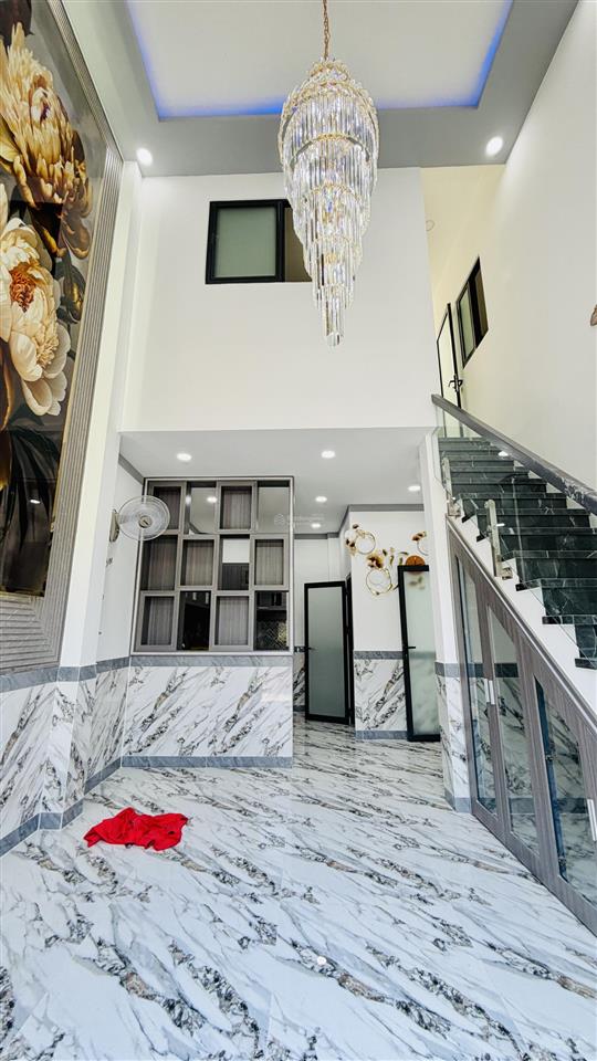 Nhà sổ hồng riêng 6,8m x 9,66m, 65m2, gần chợ đầu mối bà điểm hóc môn