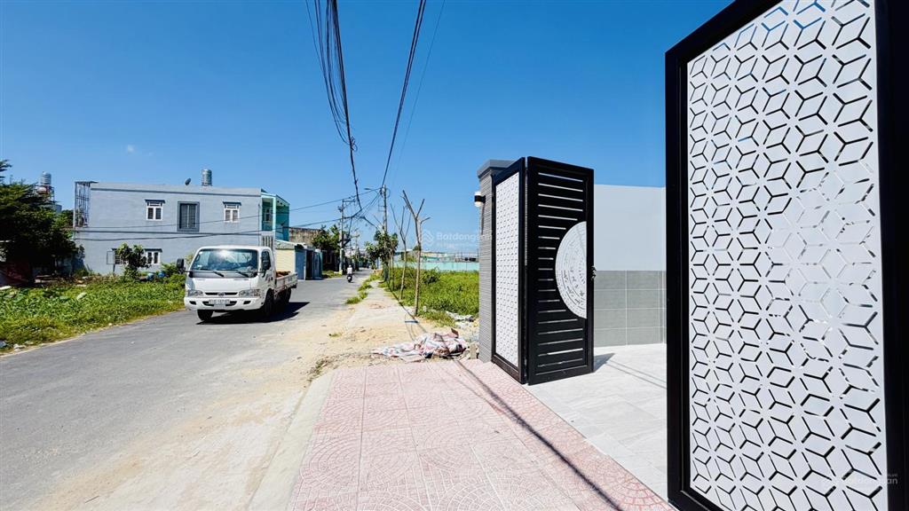 Bán nhà xã bà điểm 5x24m mới xây đường nhựa 12m gần chợ và công an xã bà điểm đường phan văn hớn