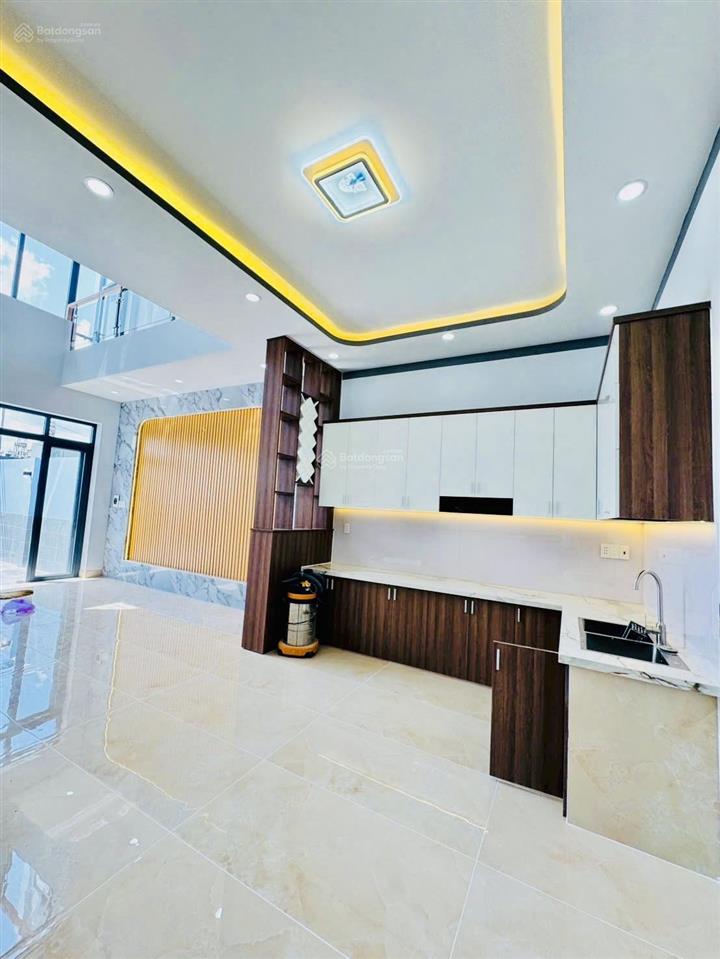 Bán nhà xã bà điểm 5x24m mới xây đường nhựa 12m gần chợ và công an xã bà điểm đường phan văn hớn