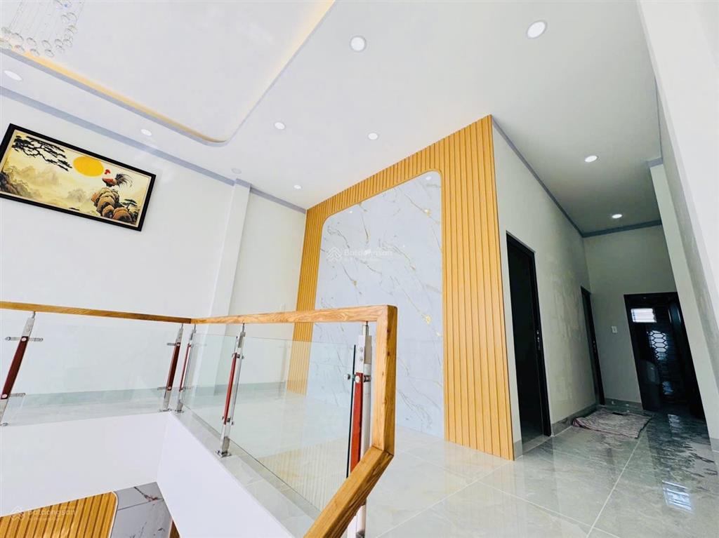 Bán nhà xã bà điểm 5x24m mới xây đường nhựa 12m gần chợ và công an xã bà điểm đường phan văn hớn