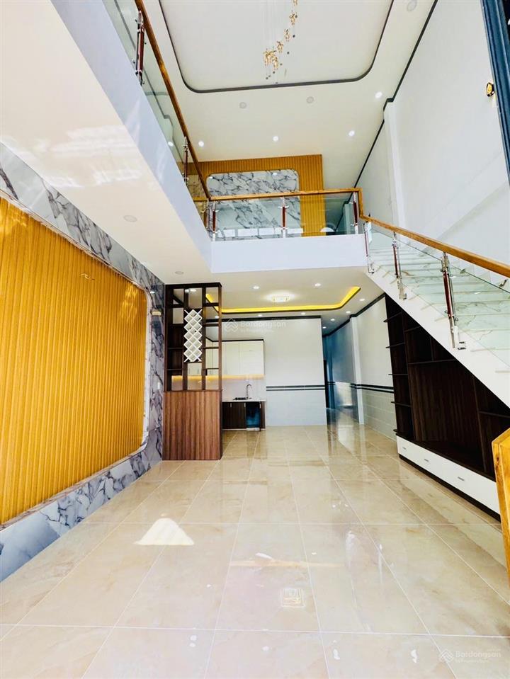 Bán nhà xã bà điểm 5x24m mới xây đường nhựa 12m gần chợ và công an xã bà điểm đường phan văn hớn