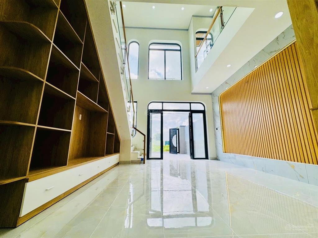Bán nhà xã bà điểm 5x24m mới xây đường nhựa 12m gần chợ và công an xã bà điểm đường phan văn hớn