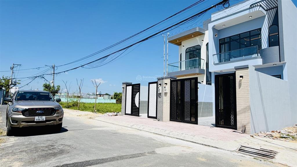 Bán nhà xã bà điểm 5x24m mới xây đường nhựa 12m gần chợ và công an xã bà điểm đường phan văn hớn