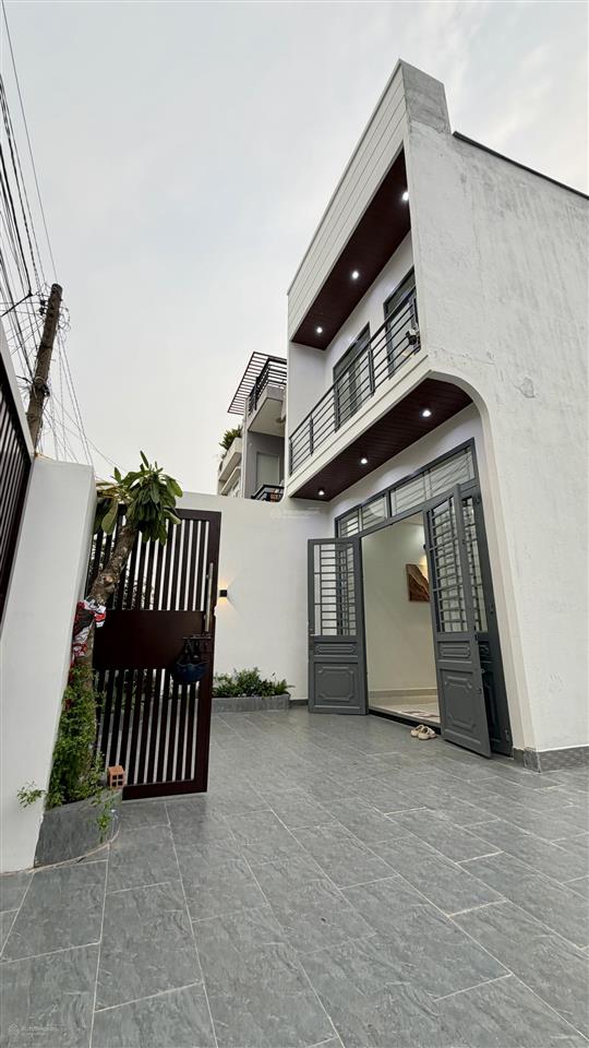 Bán biệt thự hóc môn 8x18m villa sân vườn gần ngã tư hóc môn