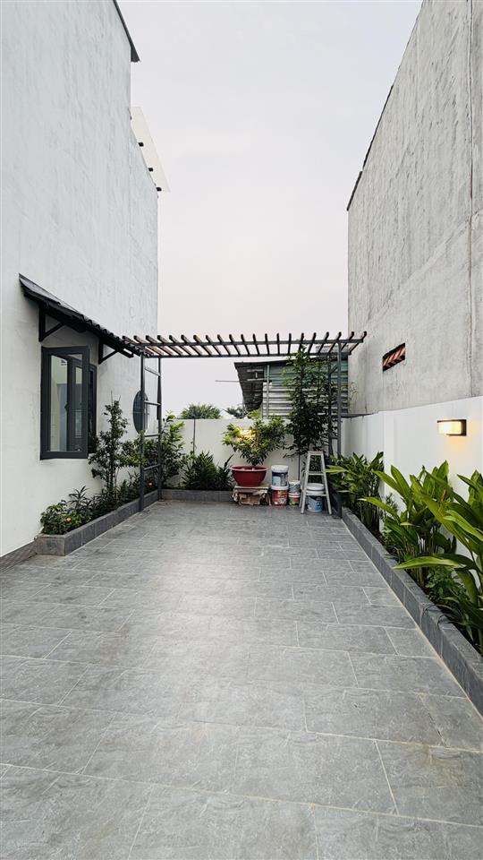 Bán biệt thự hóc môn 8x18m villa sân vườn gần ngã tư hóc môn