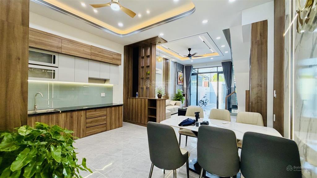 Bán nhà riêng 5x37m chính chủ mặt tiền đường nhựa thông tiện kinh doanh buôn bán