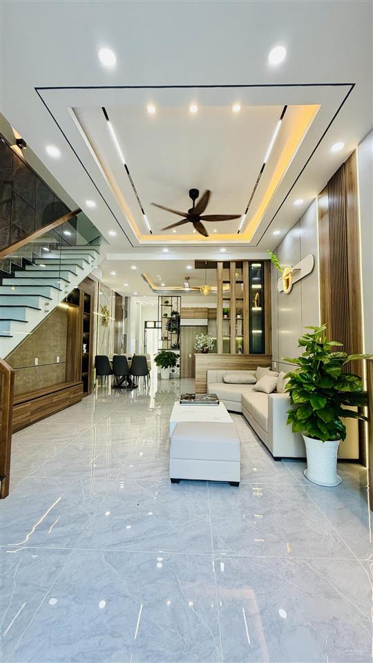 Bán nhà riêng 5x37m chính chủ mặt tiền đường nhựa thông tiện kinh doanh buôn bán