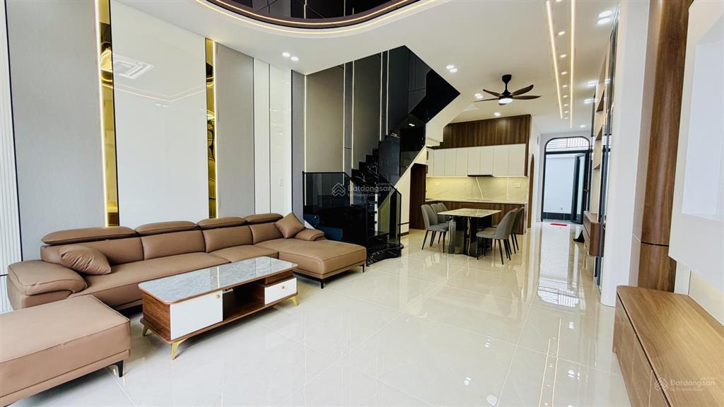 Chính chủ kẹt tiền gấp bán nhà hóc môn gần chợ đại hải 5x20m đẹp hiện đại vào ở ngay