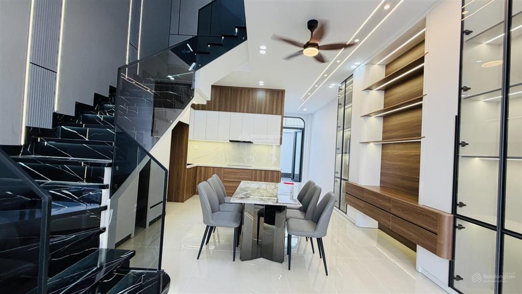 Chính chủ kẹt tiền gấp bán nhà hóc môn gần chợ đại hải 5x20m đẹp hiện đại vào ở ngay