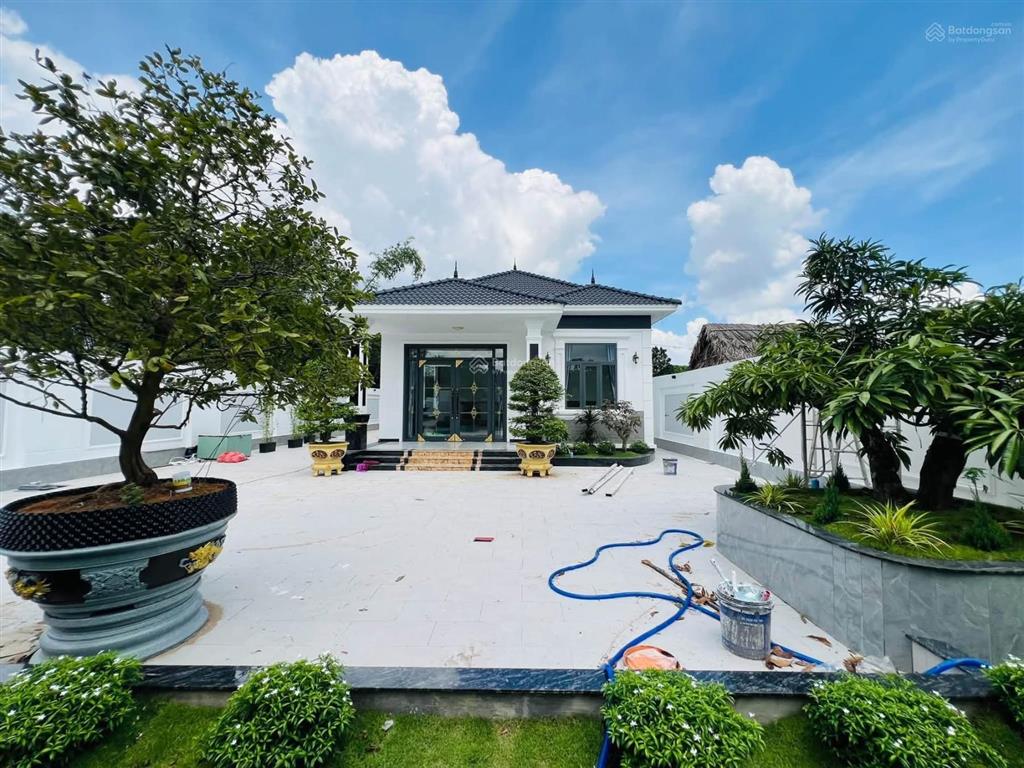 Chính chủ kẹt tiền bán biệt thự sân vườn mái nhật 650m2 thoáng mát ở nghỉ dưỡng đầu tư