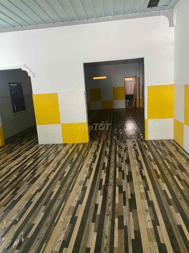 MT KINH DOANH ĐẮC ĐỊA - ĐỐI DIỆN CÔNG TY MAY NHÀ BÈ GIÁ 6,6 tỷ