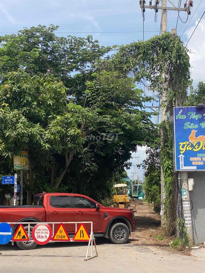 ĐẤT RỘNG THÊNH THANG - XÂY NHÀ VƯỜN CHỈ 800 TRIỆ.U