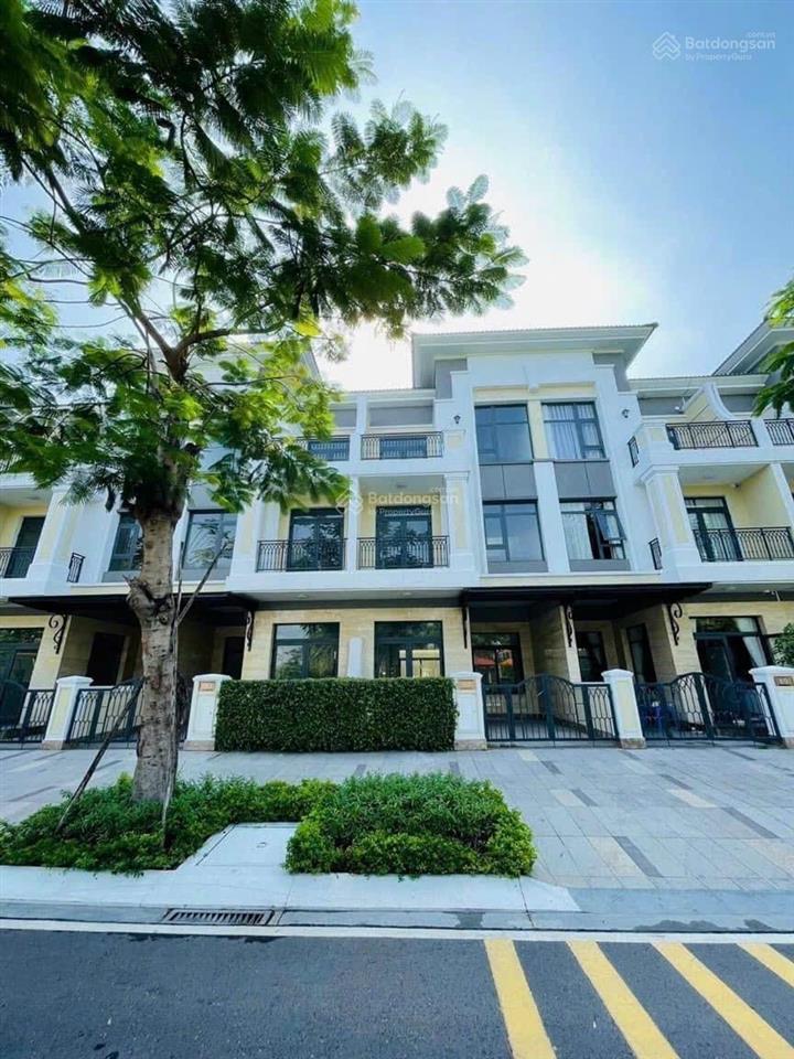 Nổi bật bán căn nhà dự án verosa park diện tích 5x15m, xây 1 trệt 3 lầu. view công viên dự án